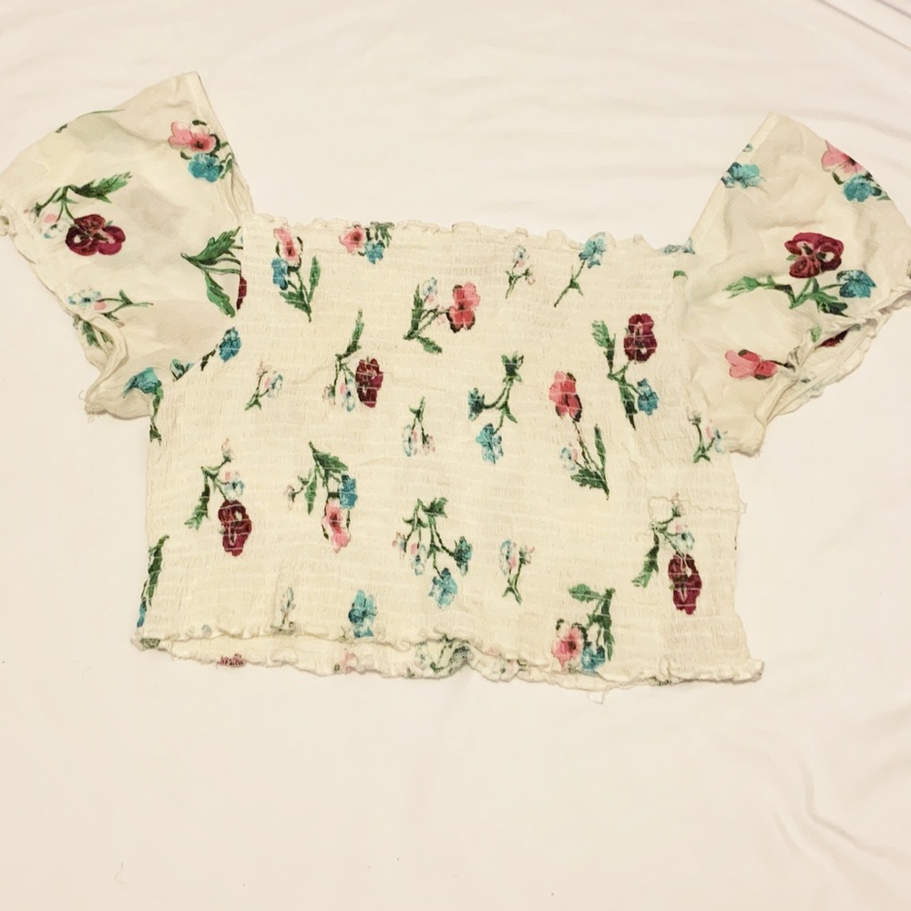 Crop trop with flower design